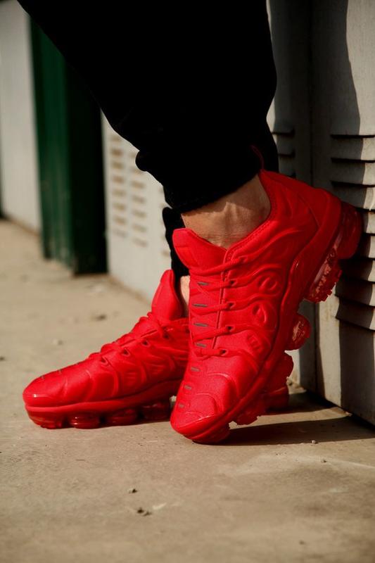 Nike vapormax plus all red cheap