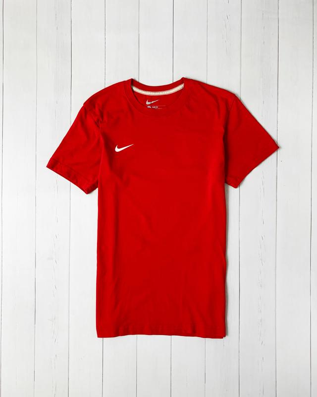 Мужская красная спортивная хлопковая футболка nike найк. размер s m ...