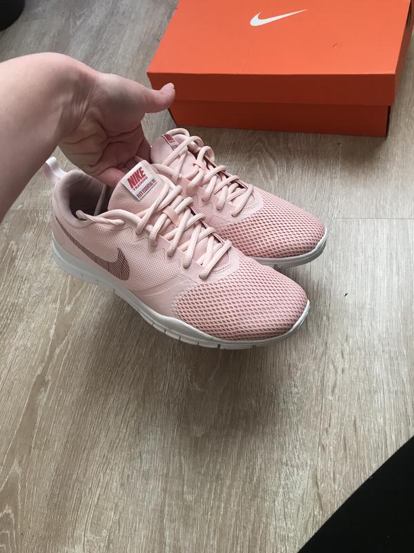 Nike flex essential tr pink deals