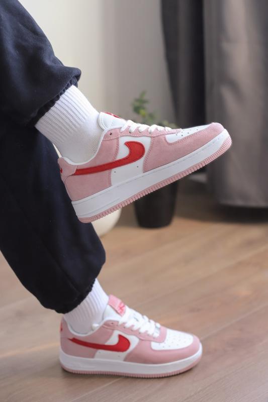 Nike air force 1 store low pink and white