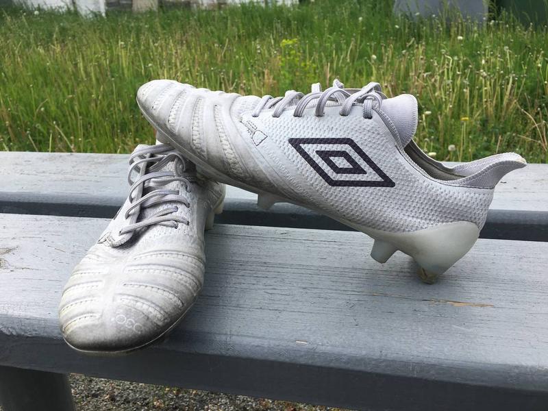 Umbro ux 2024 accuro 3