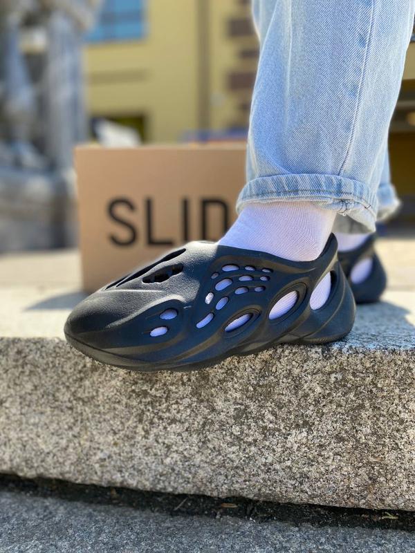 Тапки шлепки yeezy foam runner mineral black тапочки — цена 1576 грн в ...