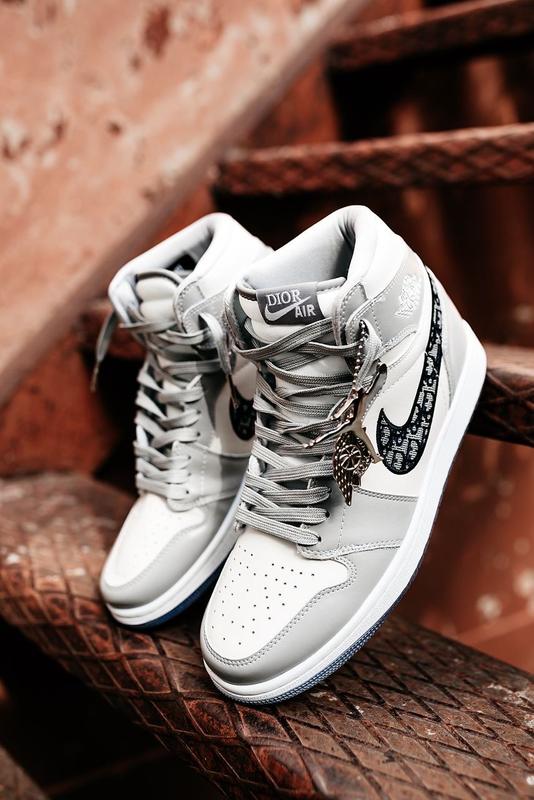 air jordan 1 dior high price