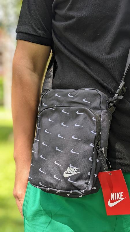 Nike барсетка nike месенджер мужской сумка через плечо найк сумка nike —  цена 500 грн в каталоге Барсетки ✓ Купить мужские вещи по доступной цене на  Шафе | Украина #96460585