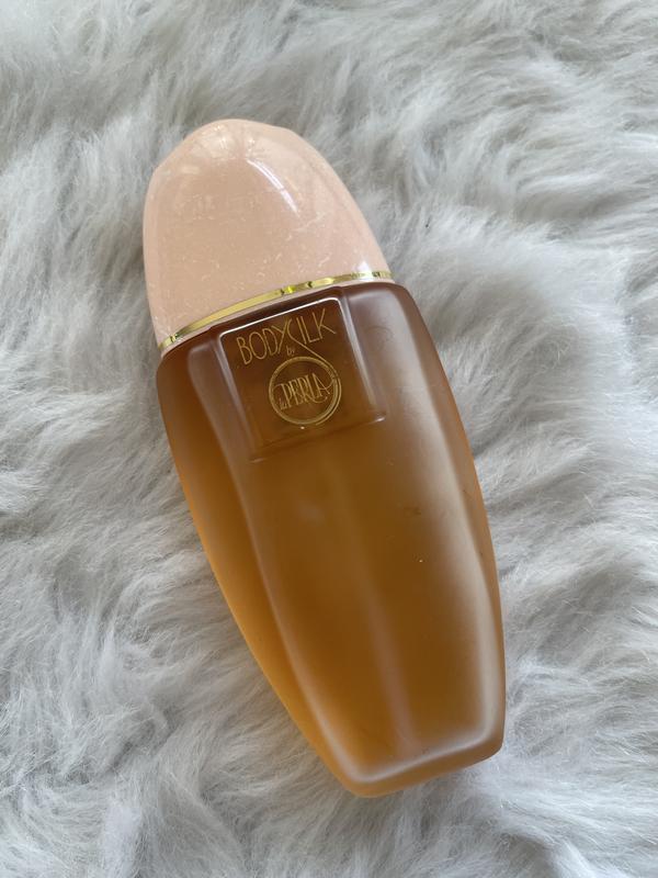 Body silk deodorant parfume — ціна 999 грн у каталозі Парфумовані  дезодоранти ✓ Купити товари для краси і здоров'я за доступною ціною на Шафі  | Україна #96772936