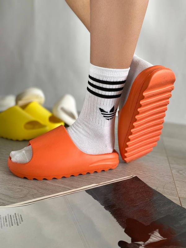 Шльопанці жіночі адідас оранжеві adidas yeezy foam runner orange ...