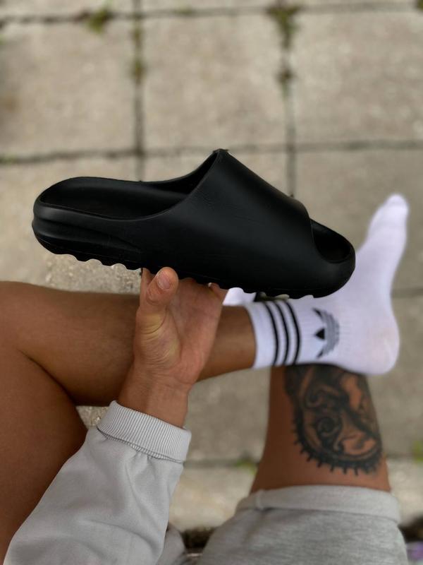 Шльопанці adidas yeezy slide black — цена 1395 грн в каталоге