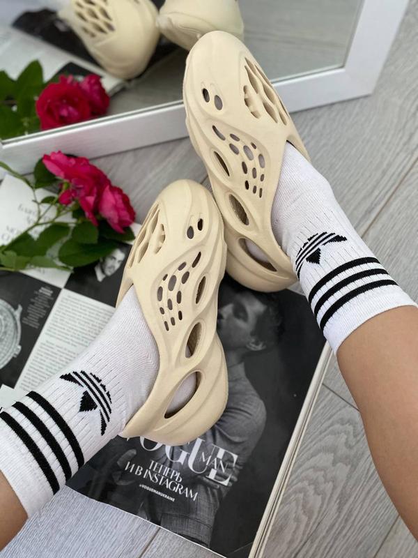 Adidas yeezy foam runner тапки — цена 1650 грн в каталоге Шлепанцы