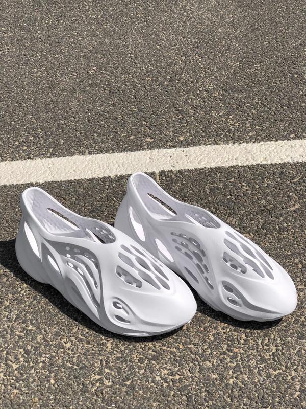 Белые кроссовки адидас фоам раннер жіночі кросівки адідас фоам ранер білі foam runner white