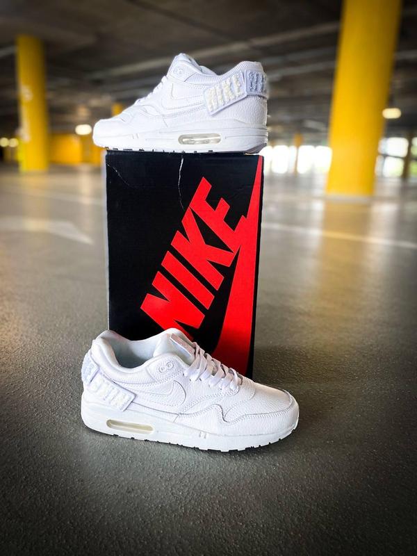 Just do it store white air max