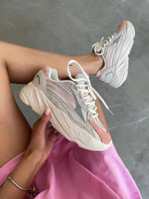 Grey pink yeezy 700 clearance