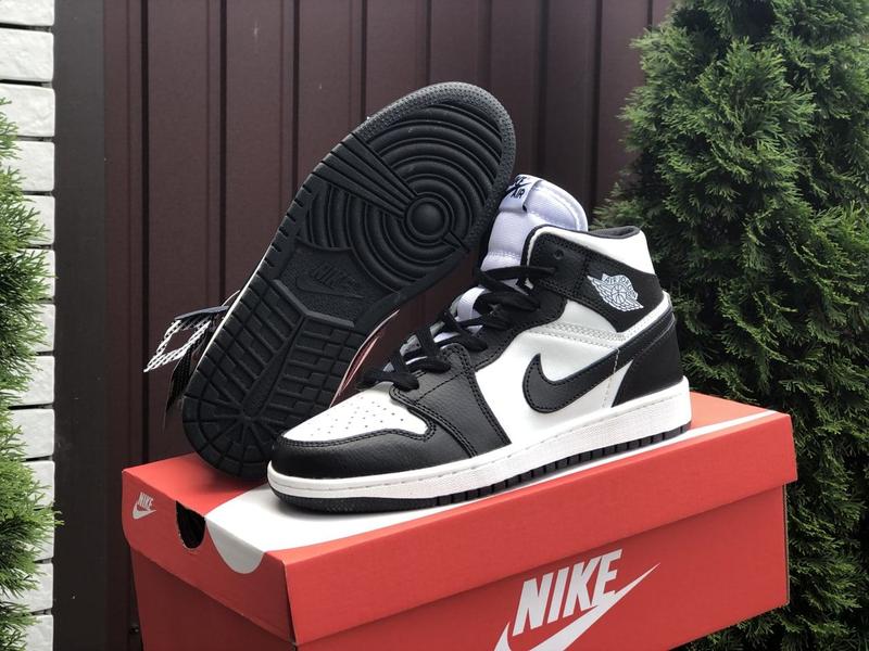 Женские кожаные кроссовки nike air jordan 1 retro high найк джорданы ...
