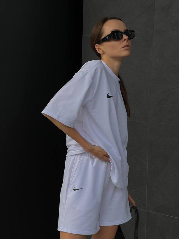 Шорты женские оверсайз Nike