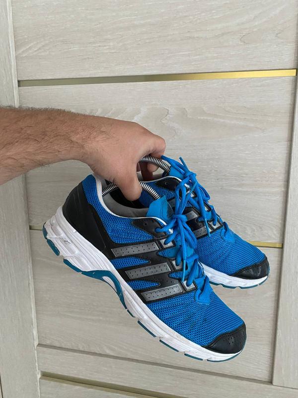 Pegasus adidas top