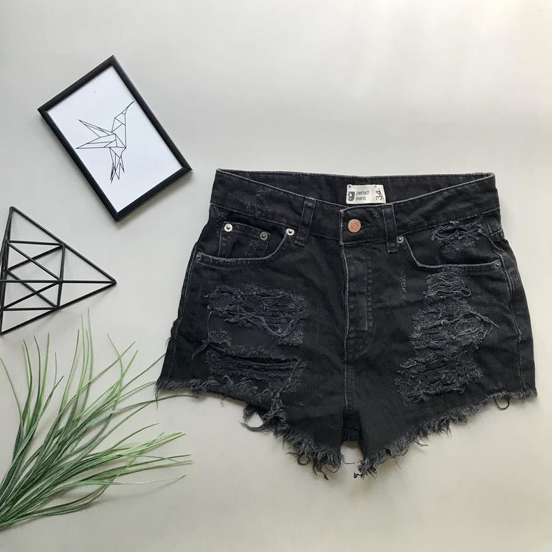 Крутые чёрные джинсовые шорты с высокой посадкой /рваные шорты xs, цена -  450 грн, #14209912, купить по доступной цене | Украина - Шафа
