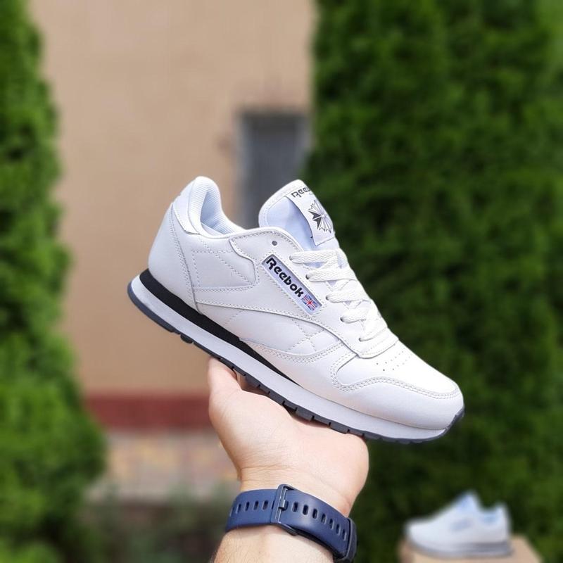 Adidas calabasas vs reebok best sale