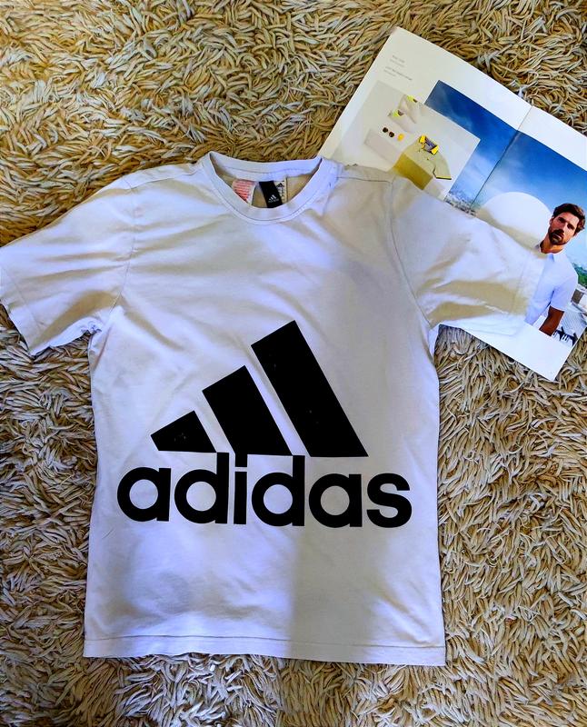 Футболка adidas чоловіча колір молочний з принтом essentials big logo ...