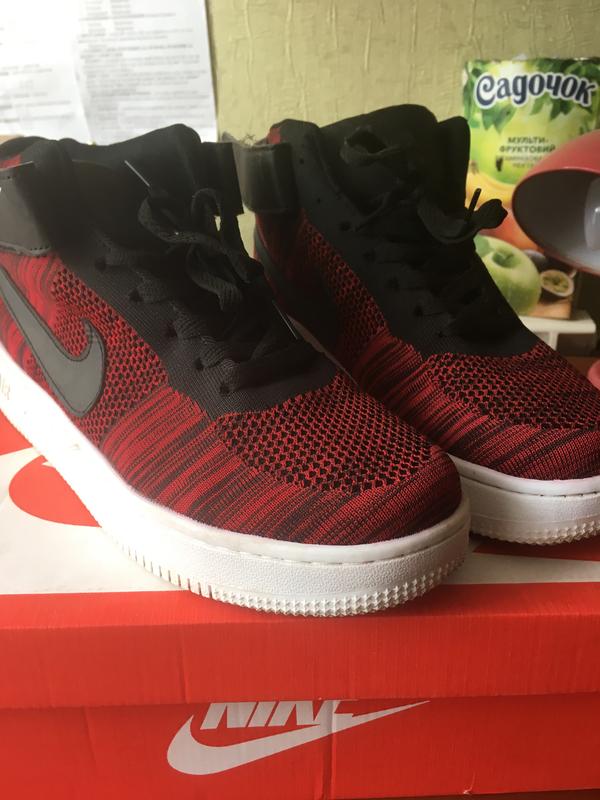 Red flyknit hot sale