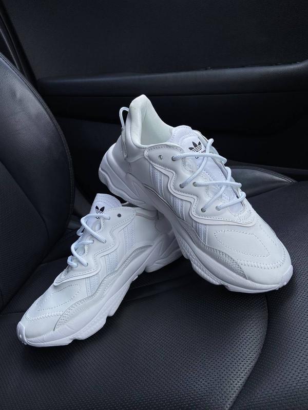 ozweego triple white
