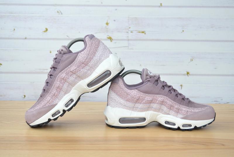 Женские кроссовки найк nike wmns air max 95 prm purple smoke оригинал (Nike) за 2650 грн. Nike Air Max 95 PRM 807443 502 Women's Purple SmokeSummit White Light Violet Running Shoes