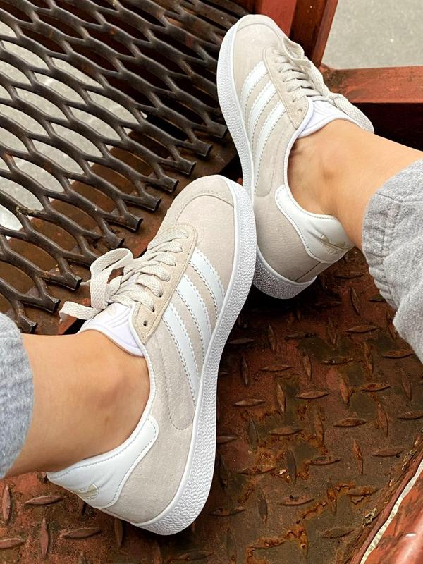 Adidas gazelle white and grey deals
