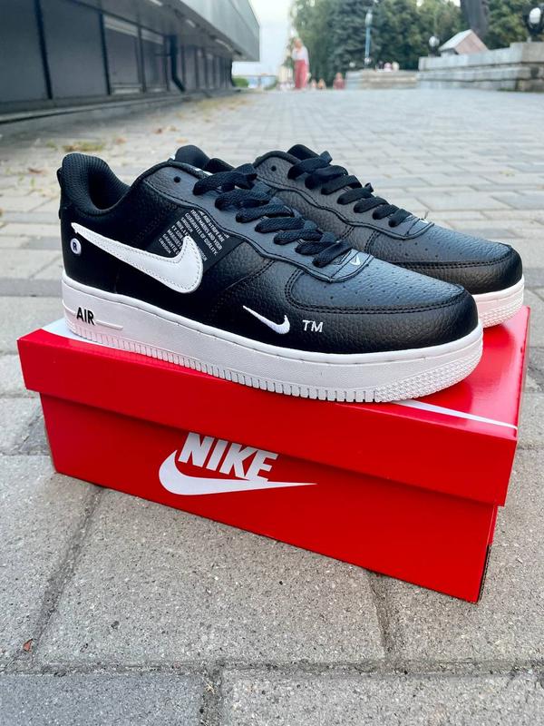 Мужские кроссовки nike air force черные с белой подошвой найк — цена ...
