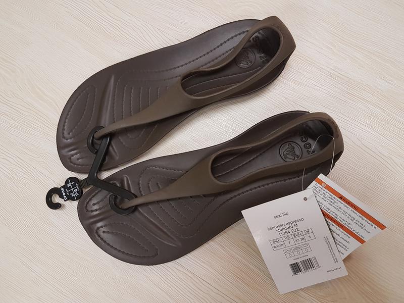 crocs women's sexi flip sandal espresso