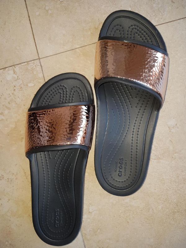 crocs metallic slide