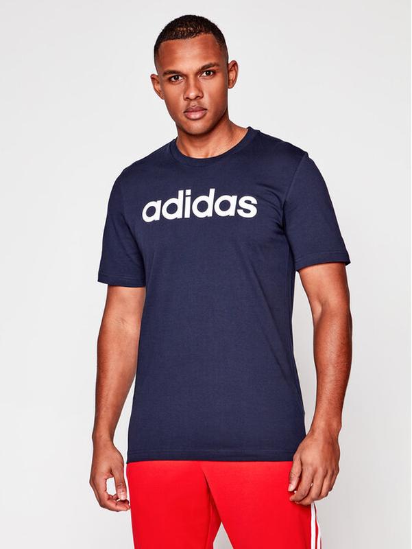 Футболка adidas essentials embroidered linear logo — цена 529 грн в ...