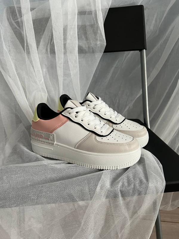 Стильні жіночі кольорові кросівки білі рожеві женские топовые кроссовки ...