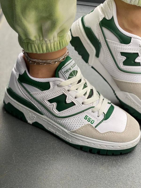 Женские кроссовки new balance 550 зеленые с белым — цена 1590 грн в ...