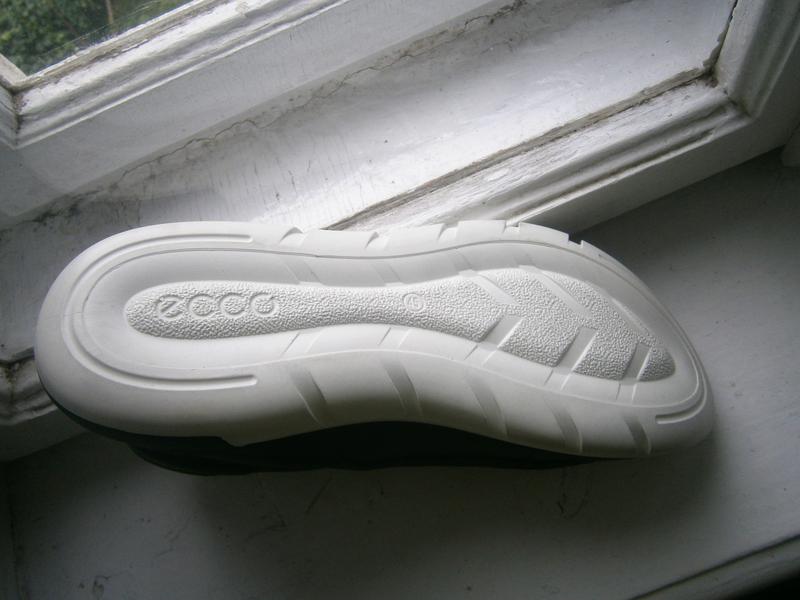 ecco cross x mid