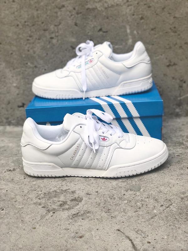 Кроссовки adidas calabasas white — цена 900 грн в каталоге Кроссовки