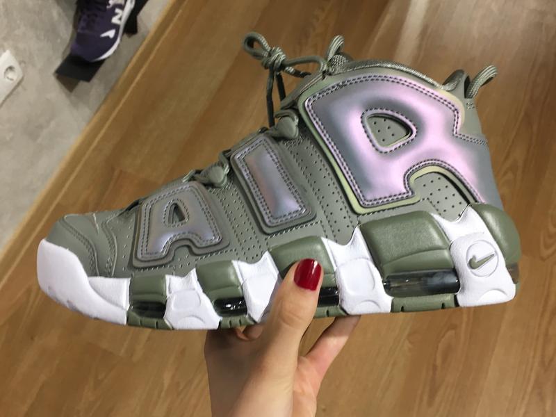 air more uptempo iridescent