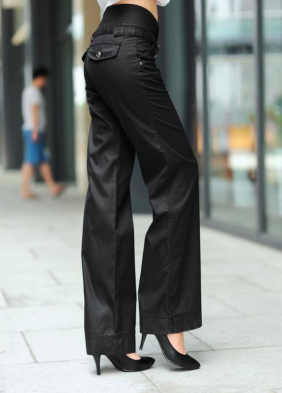 Широкие кожаные брюки женские