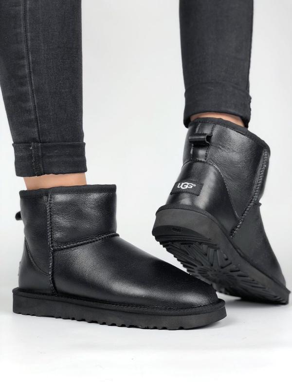 ugg classic mini leather black