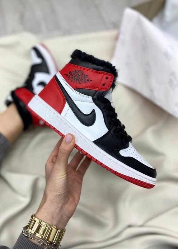 Отличные высокие зимние кроссовки nike air jordan 1 retro high red