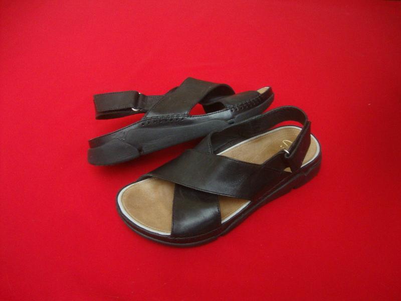 Clarks trigenic red online