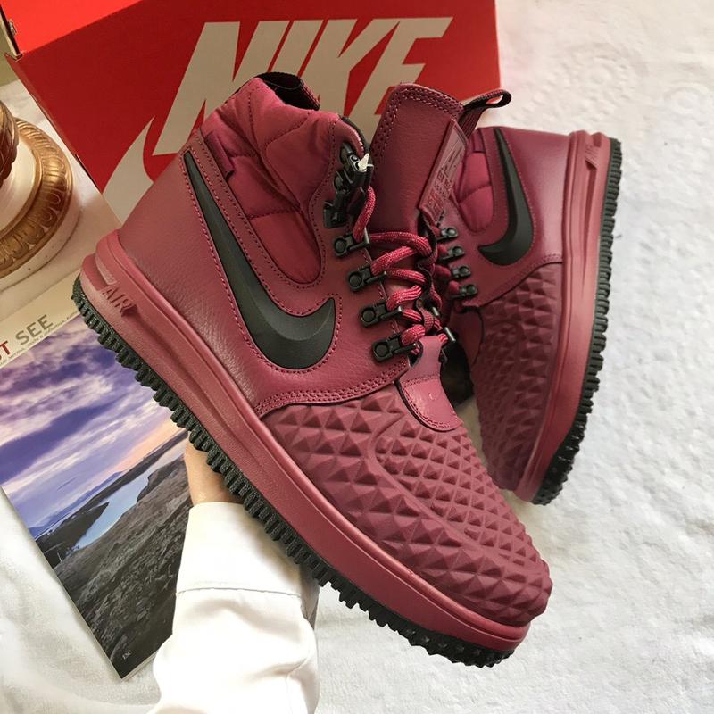 burgundy nike duck boots