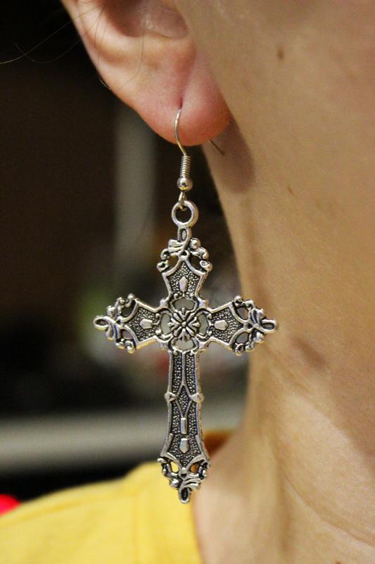 Озон серьги кресты