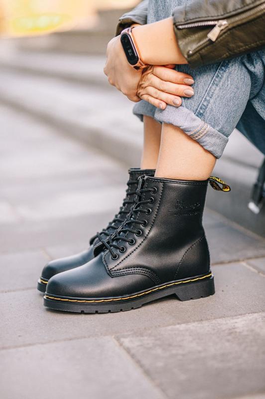 Snakeskin doc martens black online