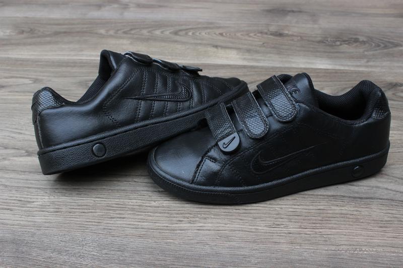 nike court tradition black