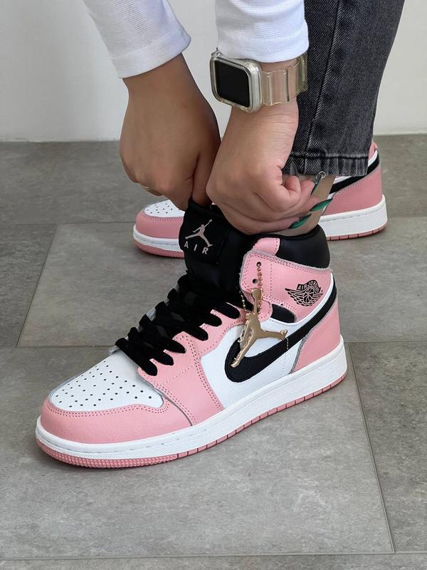 Женские кожаные кроссовки nike air jordan 1 retro high найк джорданы ...