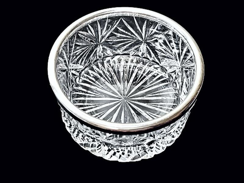 Хрустальная ваза круглая