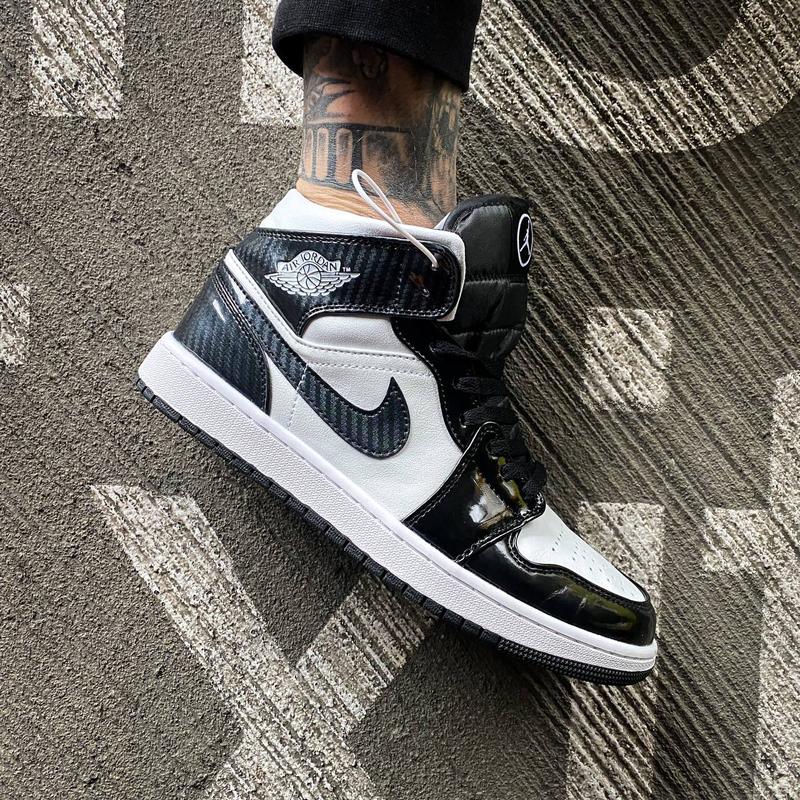 Женские высокие кожаные кроссовки nike air jordan 1 mid se asw"carbon