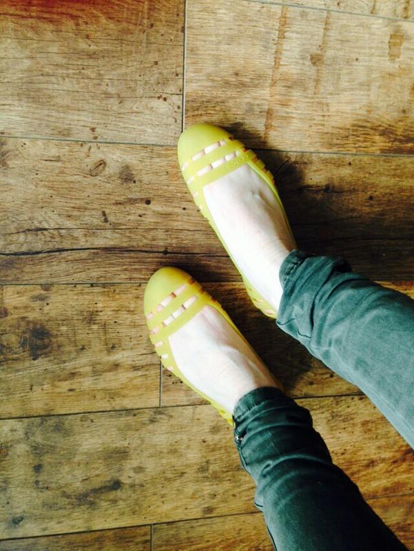 crocs adrina flat ii