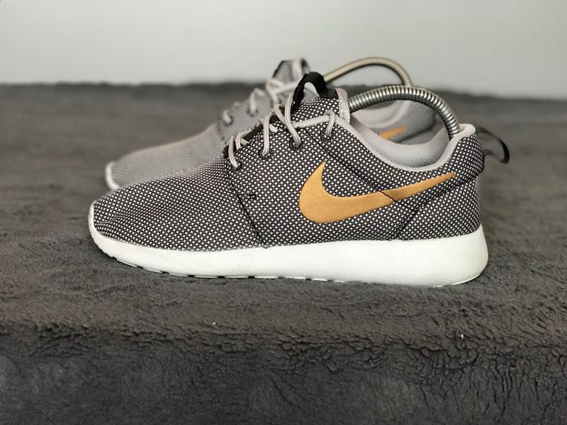 a09dc987 cheap nike roshe one anthracite wolf grey pure cheap nike roshe one womens gold 92dcb 7917e
