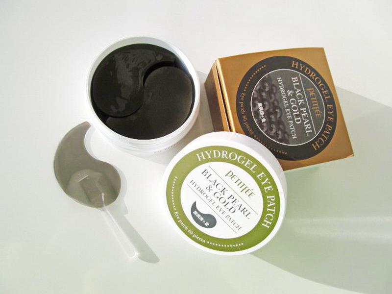 Как использовать патчи. Правильное нанесение патчей под глаза. Как накладываются патчи под глаза. Патчи можно каждый день. Корейские патчи для глаз petitfee.