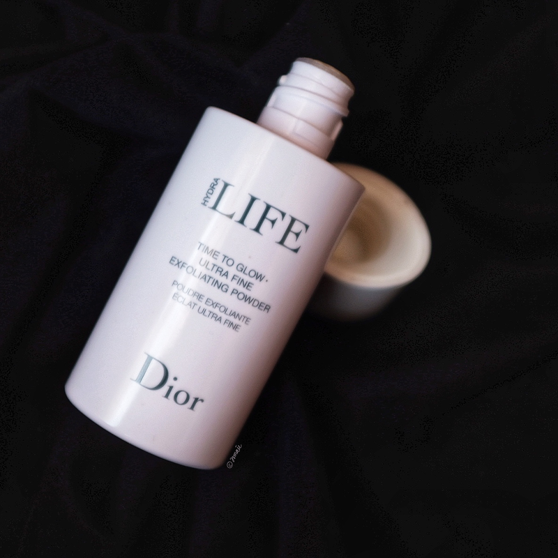 Dior hydra life time to glow ultra fine exfoliating powder 300