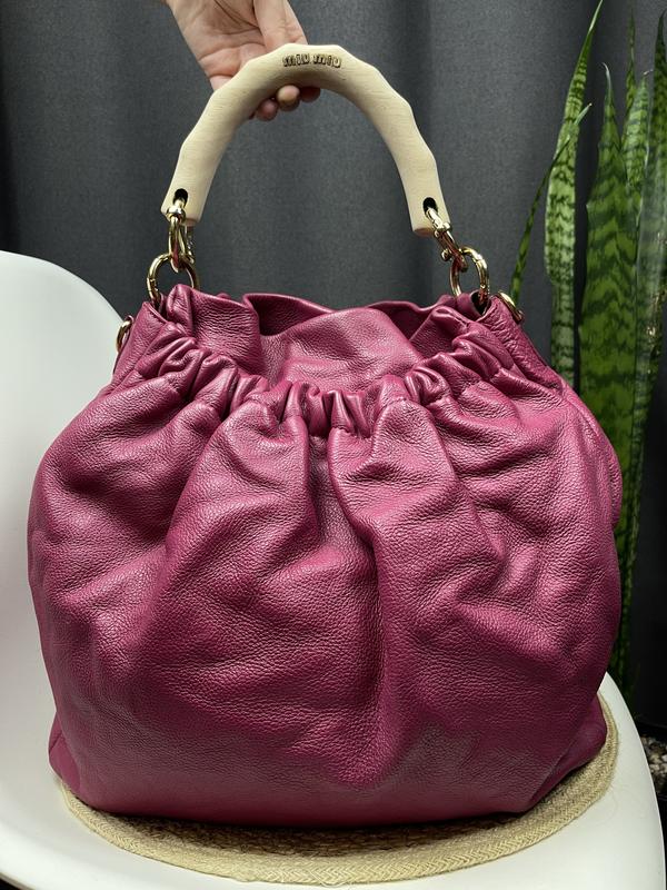 Miu miu pink leather wooden handle hobo — цена 5576 грн в каталоге